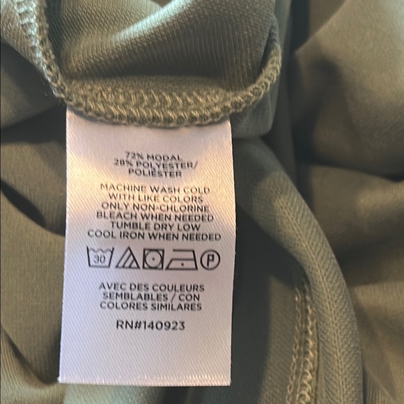 Sleeveless Green Top - Picture 7 of 7